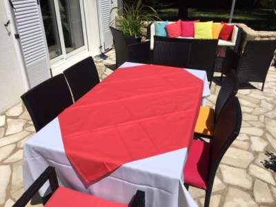 Nappe blanche 140x250 100% pol et Grenadine 135x135 100% coton