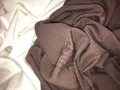 Nappe choco 140x250 et naturelle 135x135 100% pol