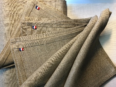 1 Nappe 140x250 col lin 100% Lin + 1 carr� 140x140 blanc 100% Lin